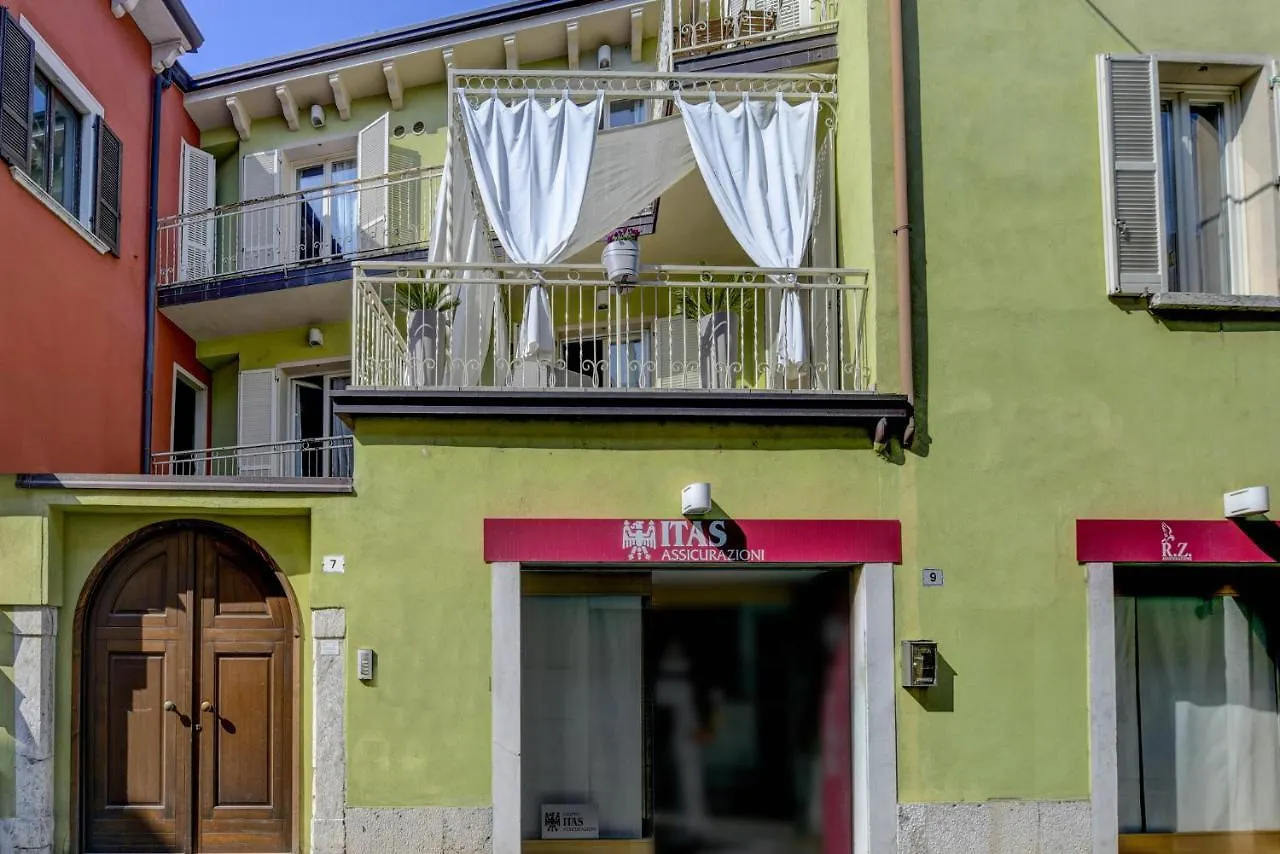 Happy Terrace - Town Centre Apartment Desenzano del Garda