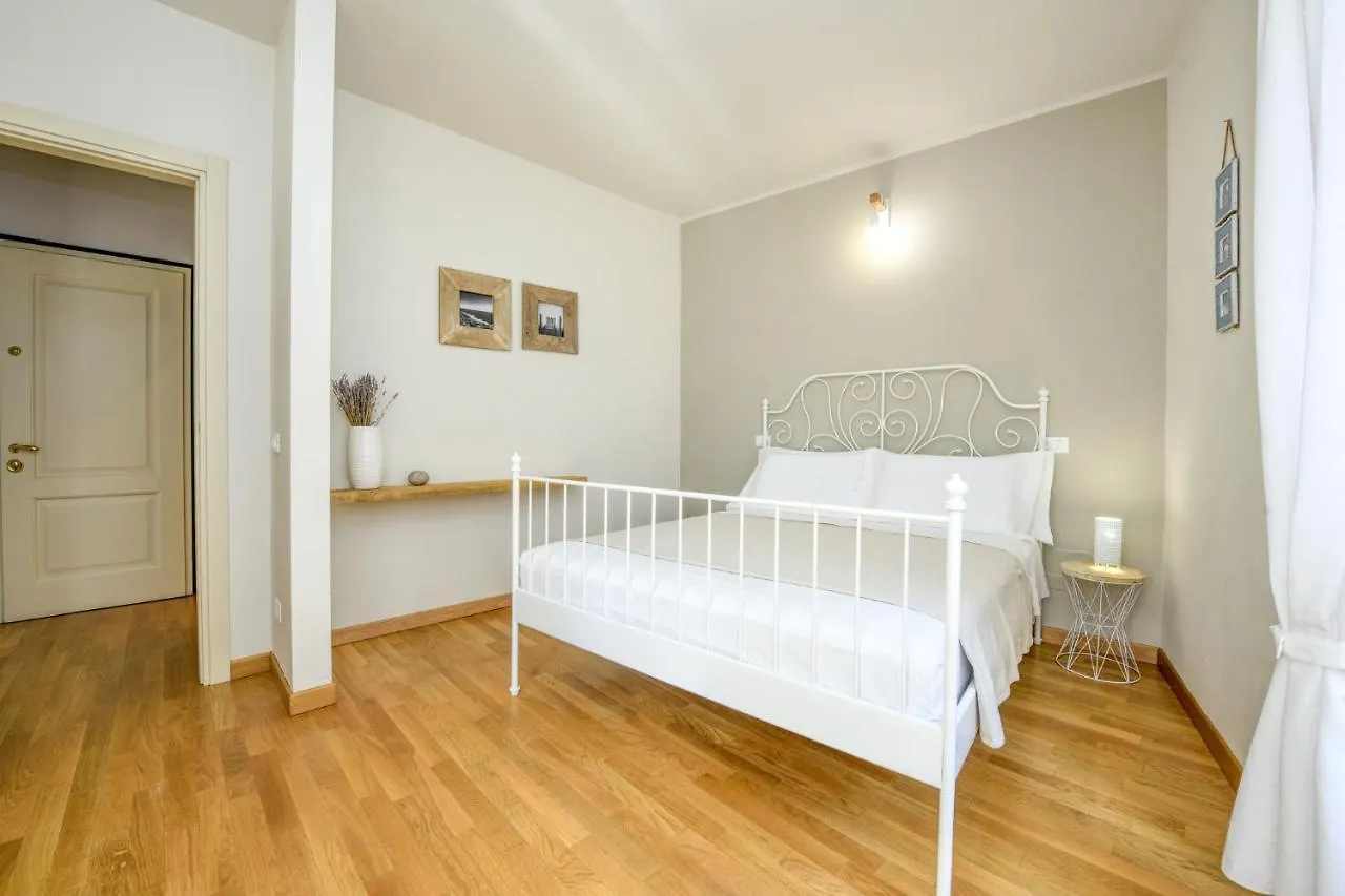 Happy Terrace - Town Centre Apartment Desenzano del Garda