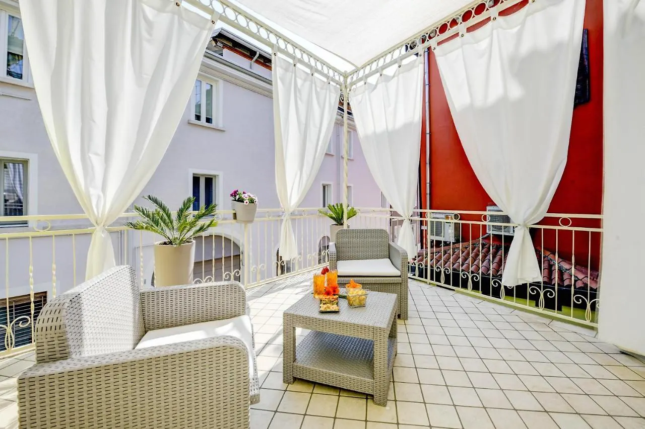 Happy Terrace - Town Centre Apartment Desenzano del Garda