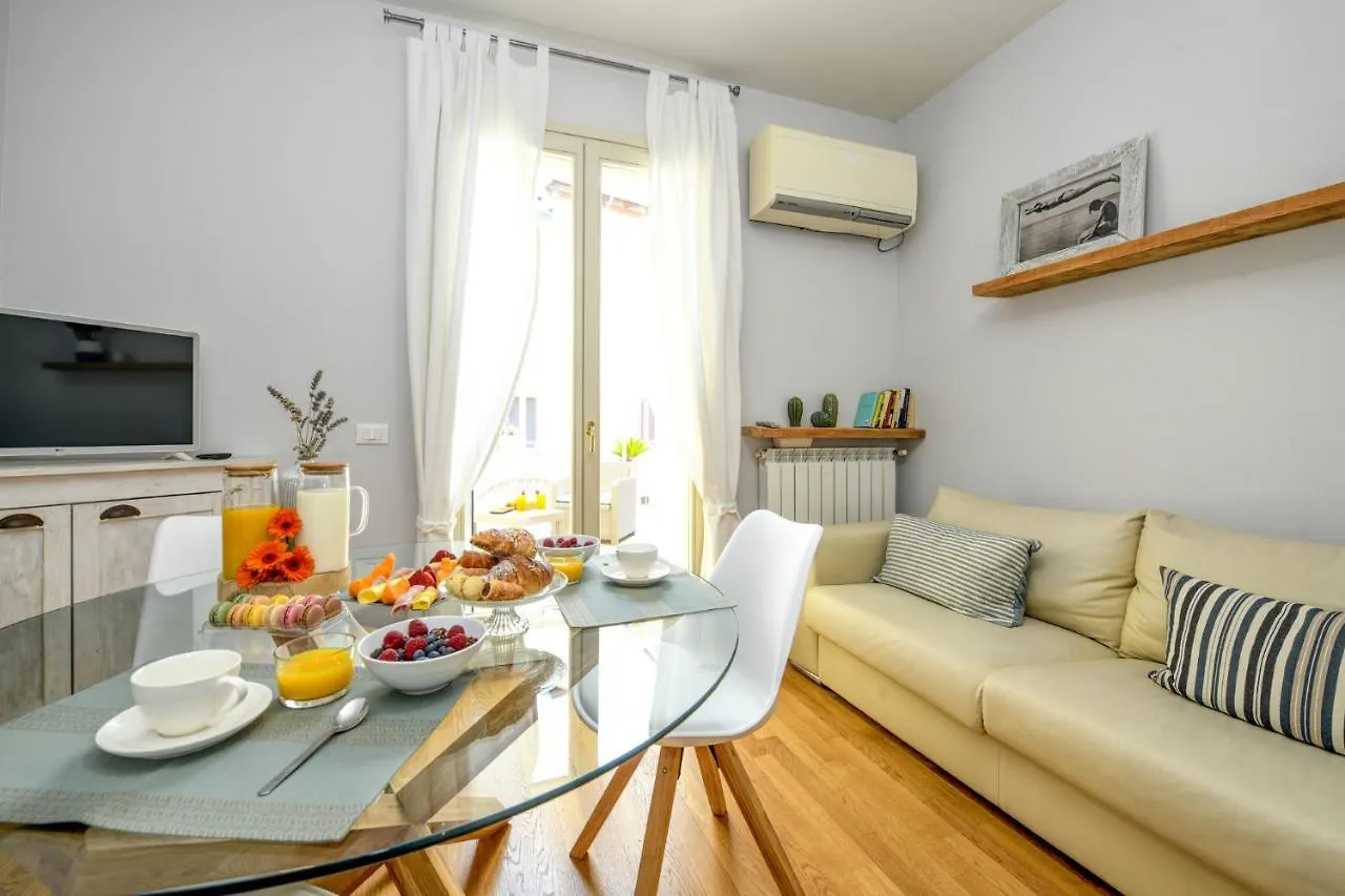 Happy Terrace - Town Centre Apartment Desenzano del Garda Italy