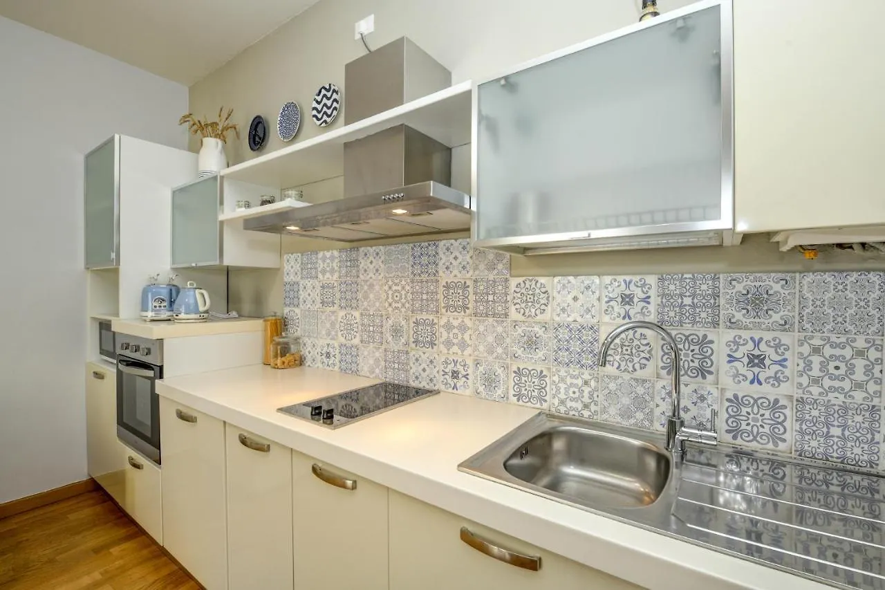 Happy Terrace - Town Centre Apartment Desenzano del Garda