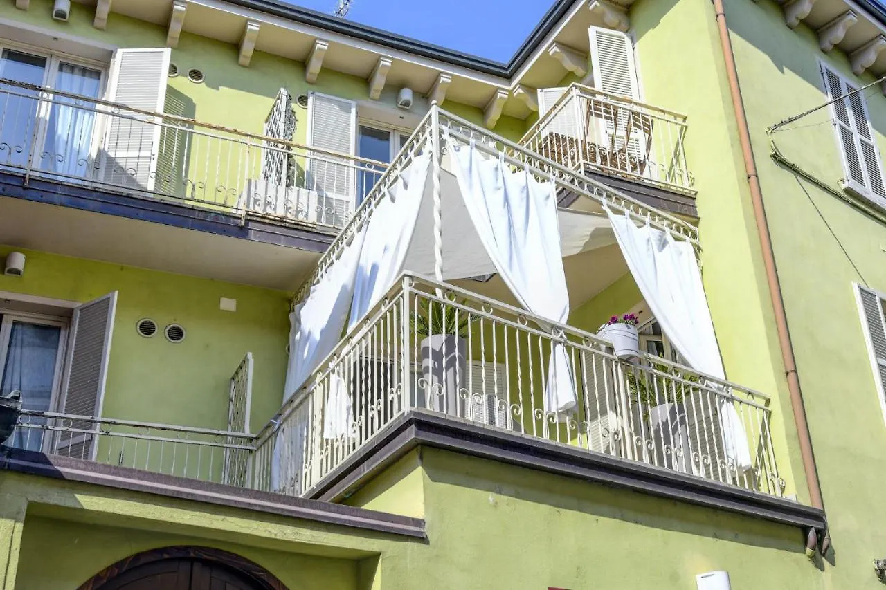 Happy Terrace - Town Centre Apartment Desenzano del Garda