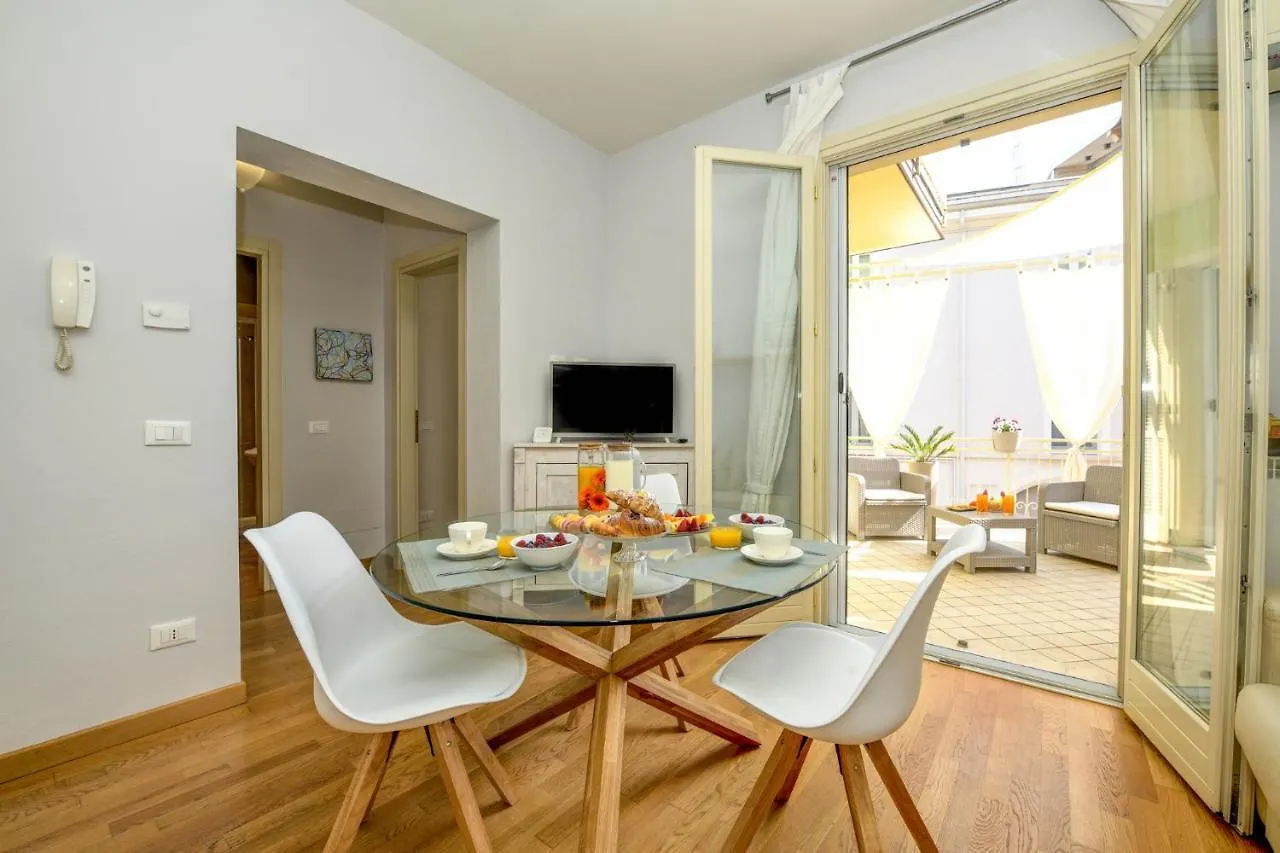 Happy Terrace - Town Centre Apartment Desenzano del Garda 0*,
